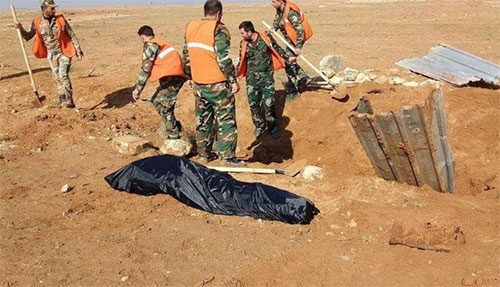 Hallan en siria tres fosas de militares masacrados por terroristas